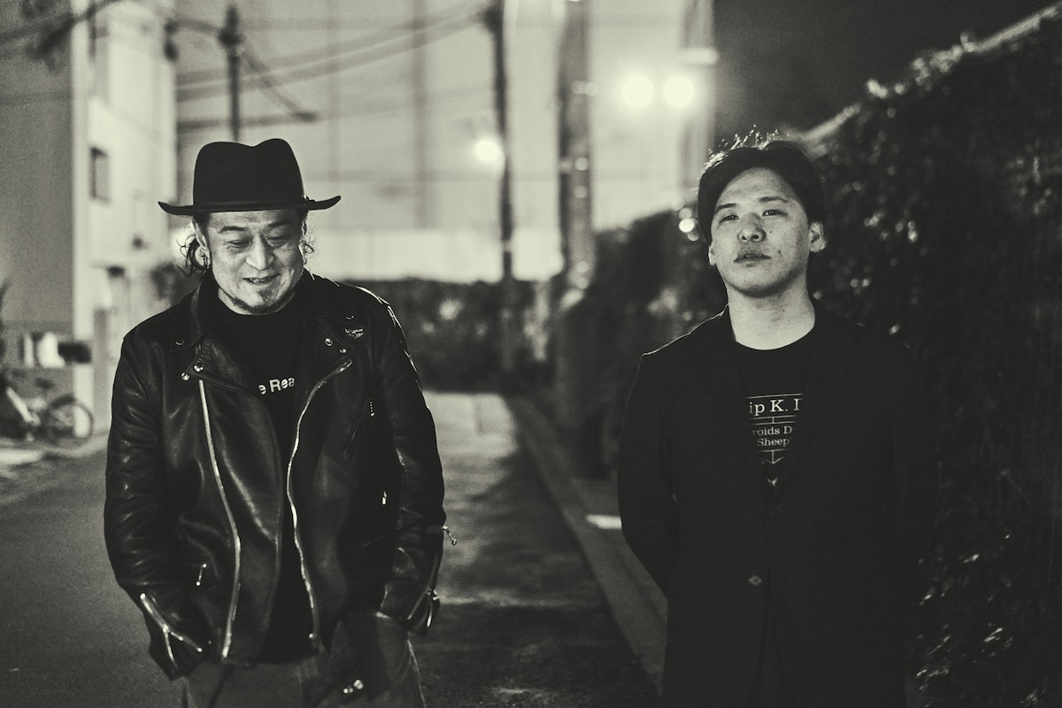 左からCMJK、佐藤純之介。