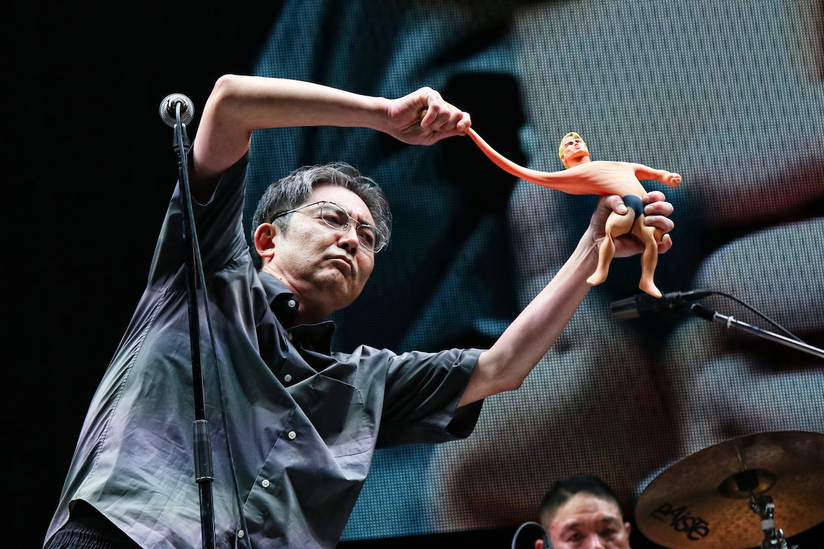 東京・日本武道館公演「ZAZEN BOYS MATSURI SESSION」の様子。（撮影：菊池茂夫）