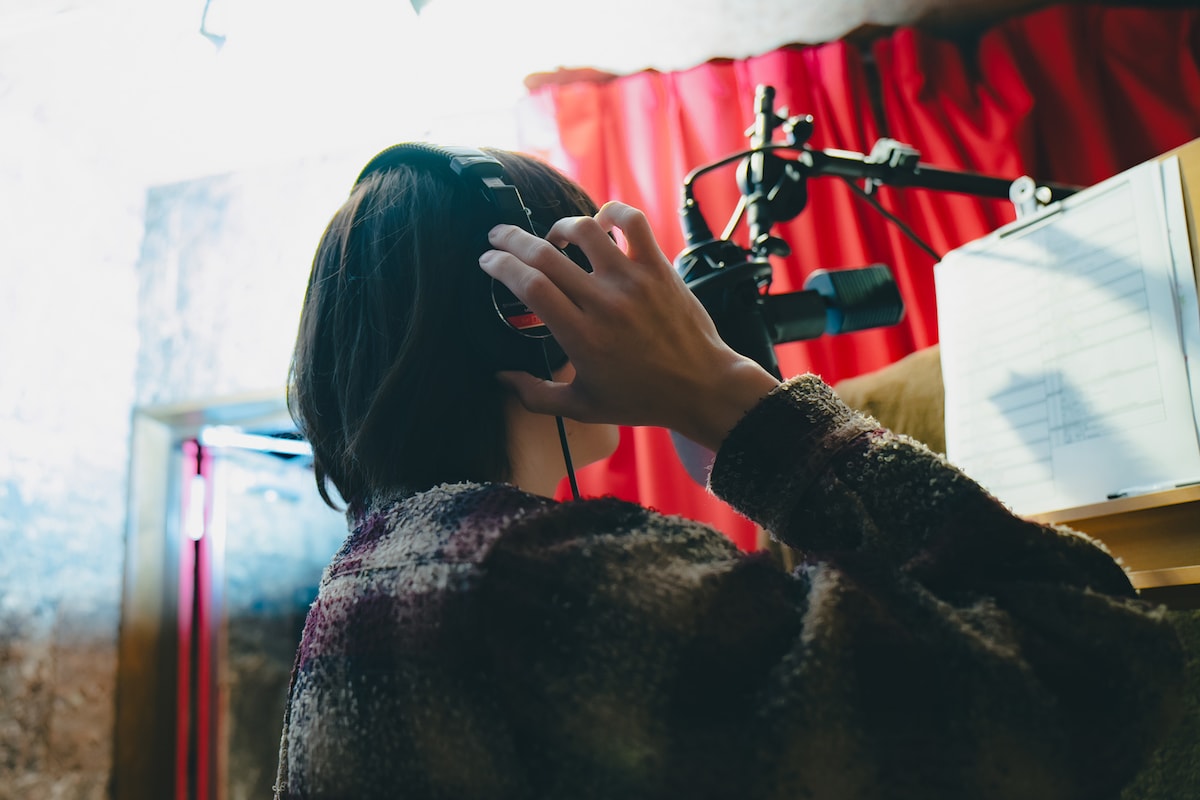 「ZERO RISE -Crawl your way up from ZERO-」の収録に臨む笹森裕貴。